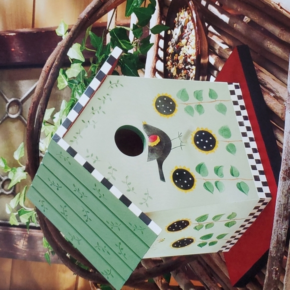 Debbie Mumm's Creative Stenciling book - Picture 14 of 16